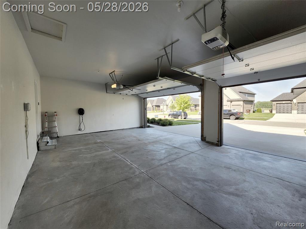 54311 Lawson Creek Drive, Utica, MI 48316 — Photo 35