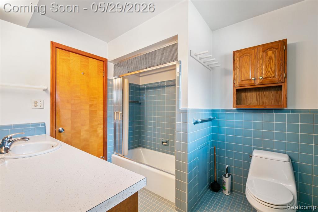 38230 Chartier Street, Harrison Township, MI — Photo 32