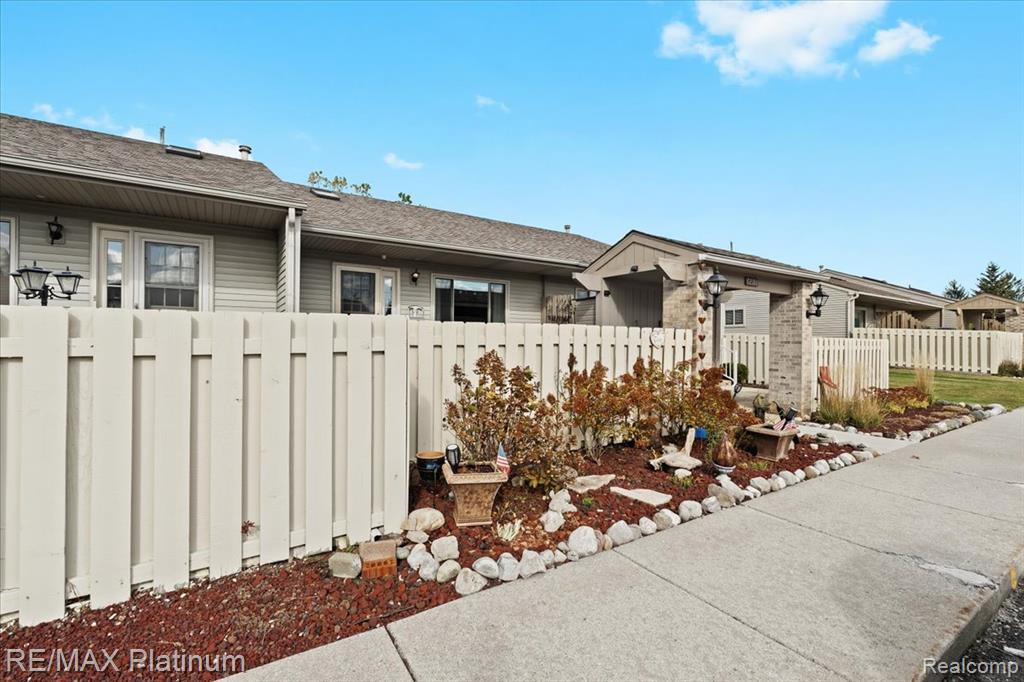 62180 Arlington Circle, 5, South Lyon, MI 48178 — Photo 3