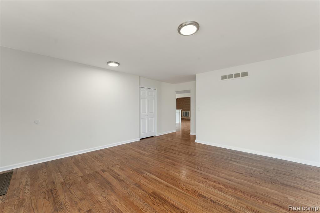 43303 Aspen Drive, Sterling Heights, MI 48313 — Photo 6