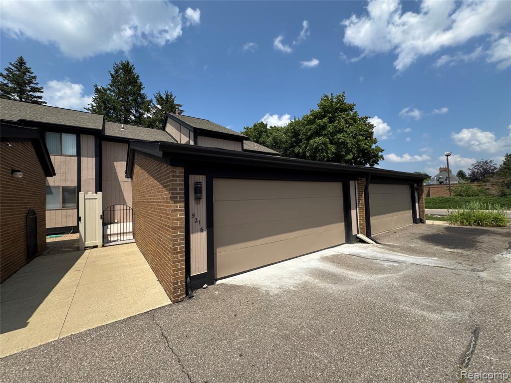 5216 Brett Court, West Bloomfield, MI — Photo 3