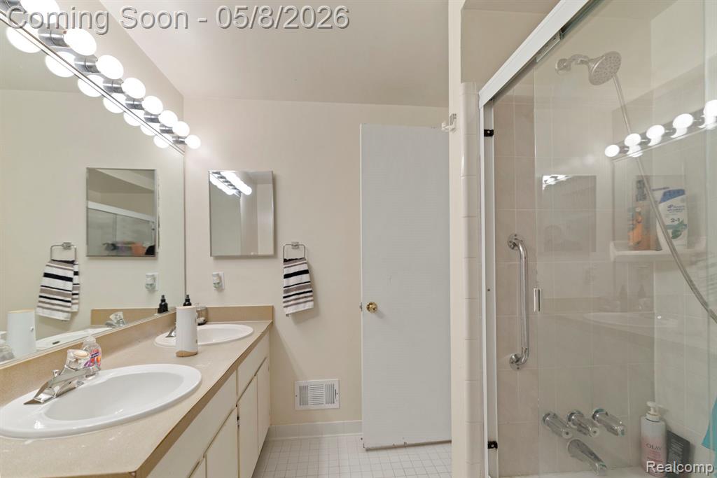 8130 Ravine Drive, Westland, MI — Photo 23