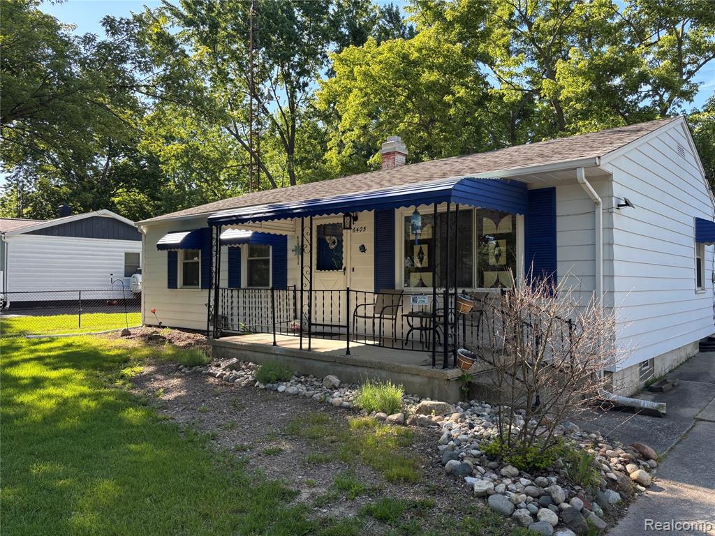 6405 Springdale Dr, Grand Blanc, MI 48439 — Photo 2