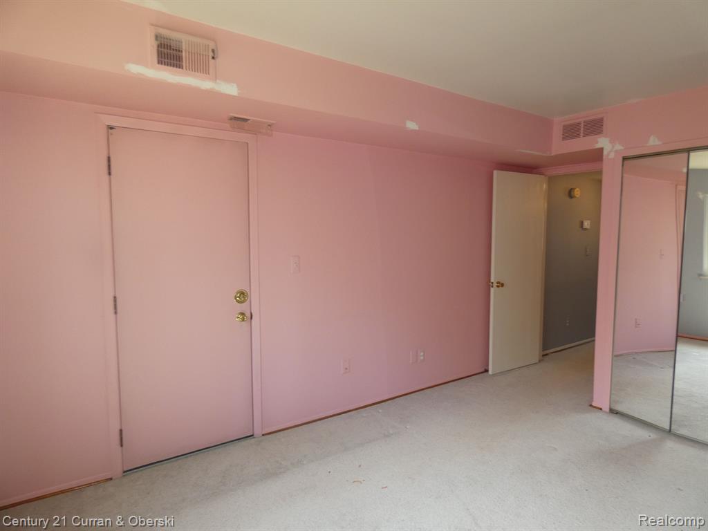 42563 PLYMOUTH HOLLOW Drive, Plymouth, MI 48170 — Photo 21
