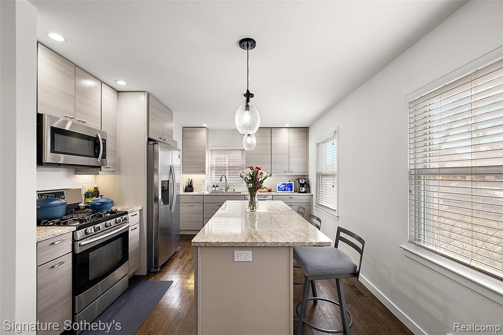 4618 Groveland Avenue, Royal Oak, MI 48073 — Photo 9