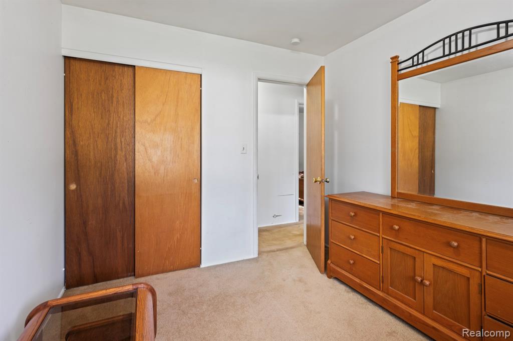 4436 Carmanwood Drive, Flint, MI 48507 — Photo 17