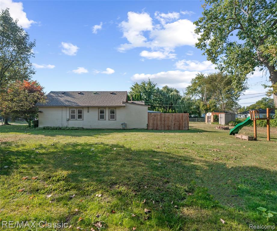 2185 Oakview Drive, Canton, MI 48187 — Photo 38