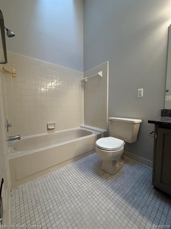 38959 COUNTRY Circle, Farmington Hills, MI 48331 — Photo 15