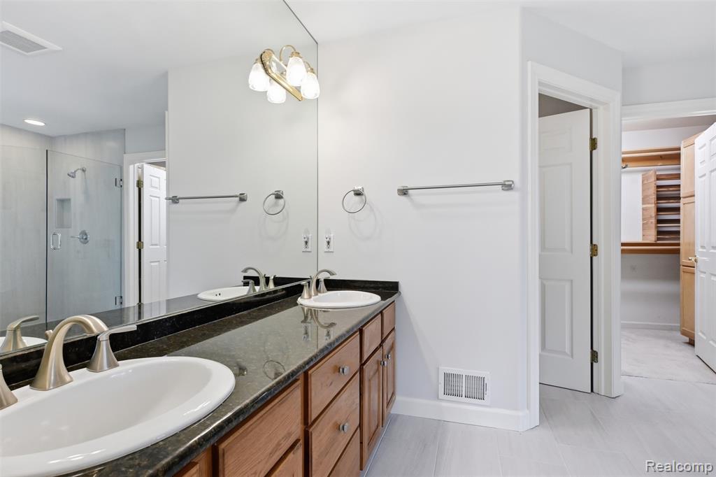 6228 Windemere Point, Brighton, MI 48116 — Photo 23
