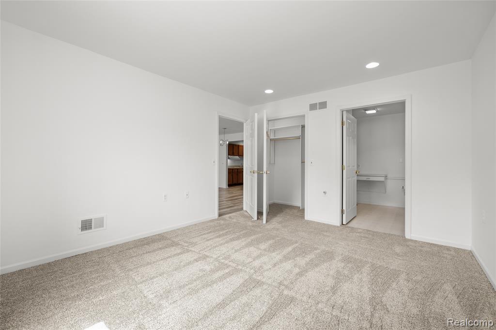 21366 Mulberry Court, Farmington Hills, MI 48336 — Photo 13