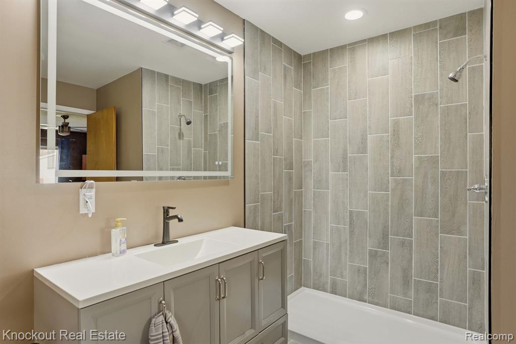13319 Blueberry Lane, Otter Lake, MI 48464 — Photo 29