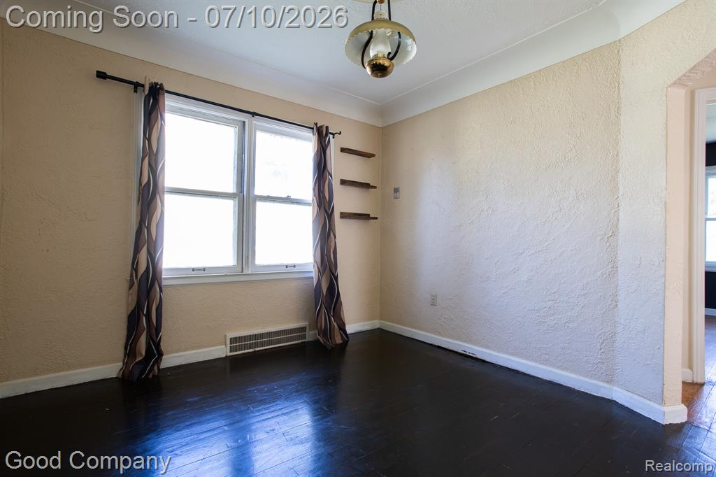 723 Pine Street, Wyandotte, MI 48192 — Photo 7