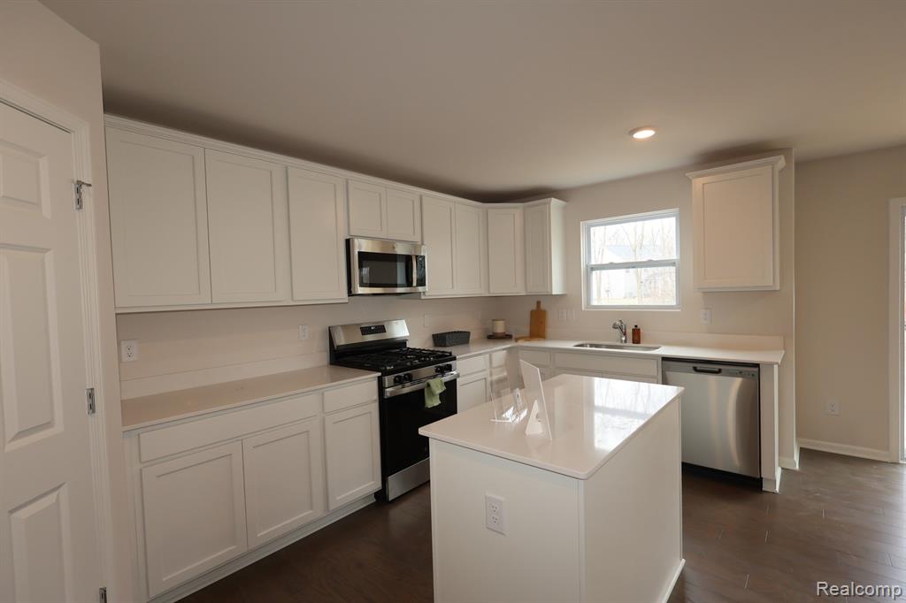 4254 Cedar Lane, Grand Blanc, MI 48439 — Photo 6