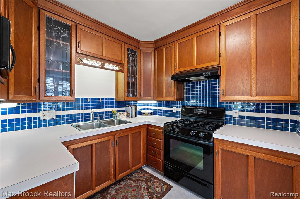 47 Wellesley Drive, Pleasant Ridge, MI — Photo 13