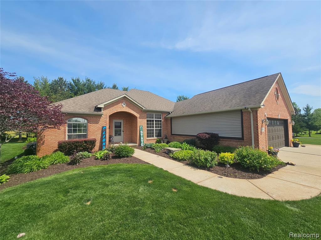 10331 Pine Valley Drive, Grand Blanc, MI 48439 — Photo 3