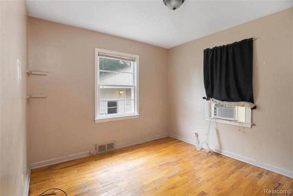 601 Chalmers Street, Flint, MI 48503 — Photo 10