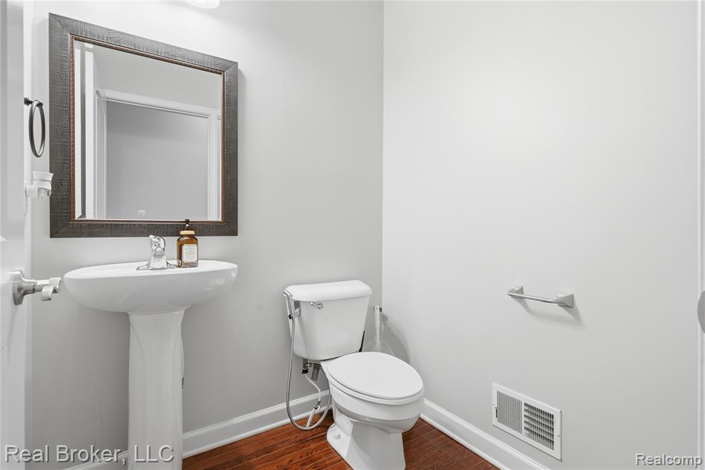 26978 Maxwell Court, Novi, MI — Photo 14