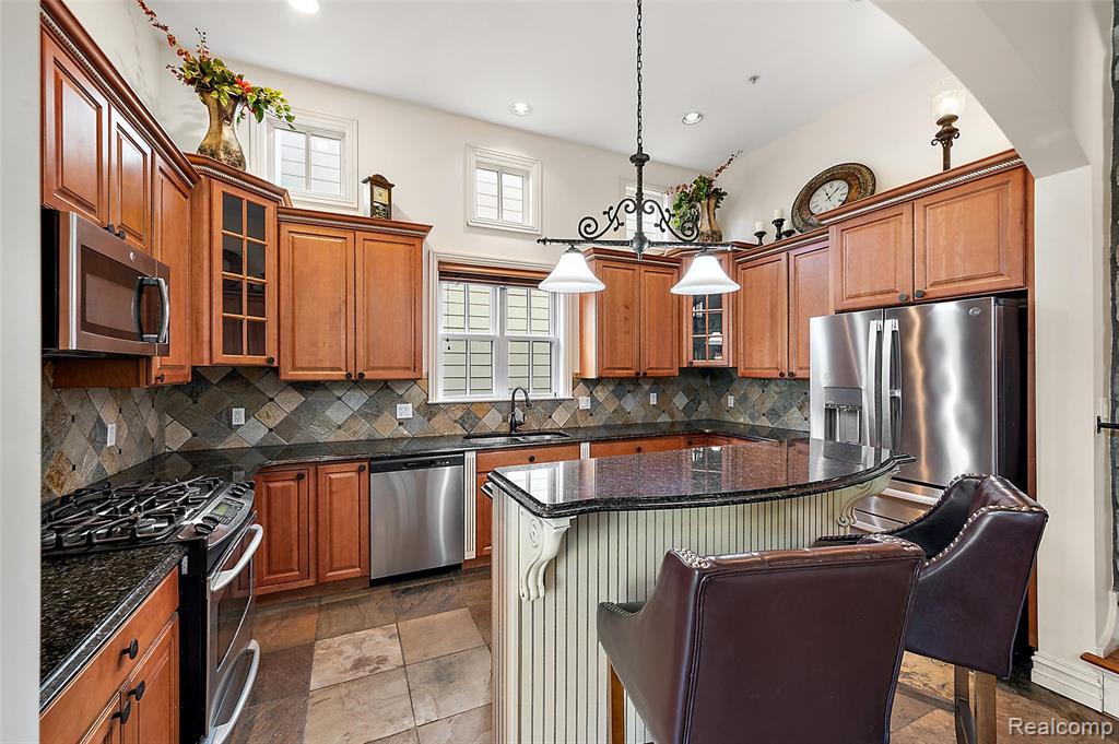 3875 Andover Avenue, Auburn Hills, MI 48326 — Photo 7