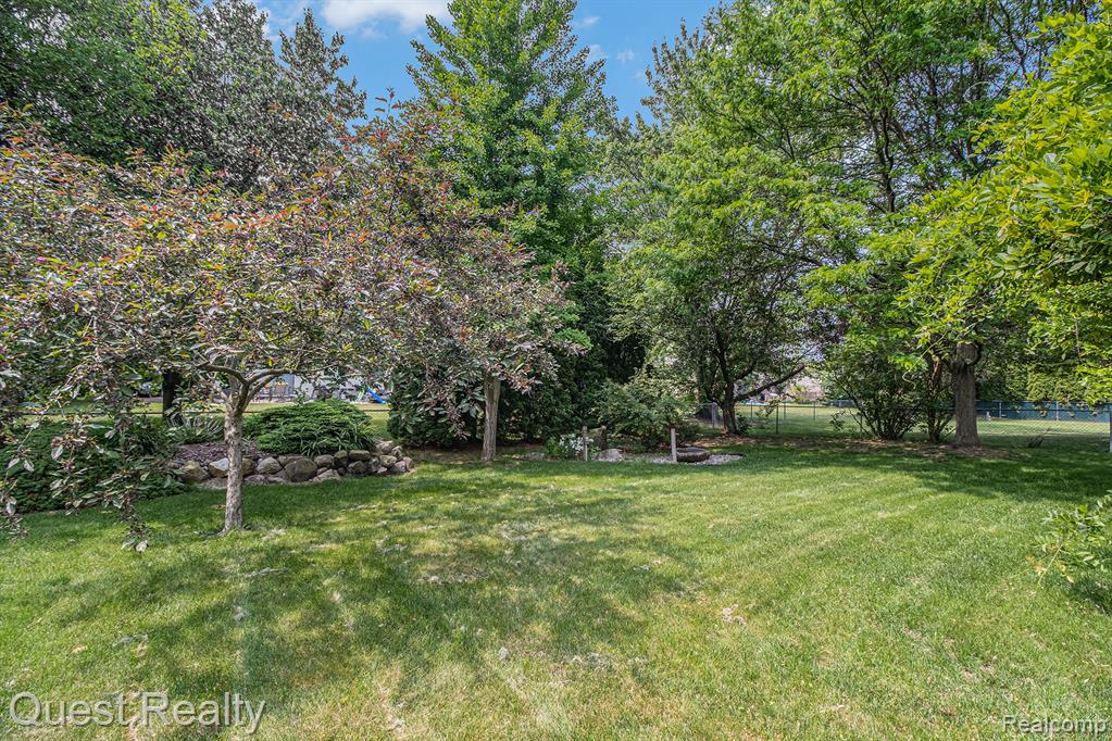 6849 York Street, Waterford, MI 48327 — Photo 27