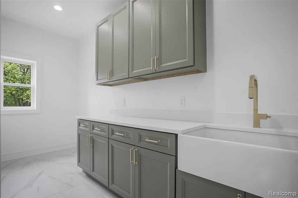 4112 ELMHURST Avenue, Royal Oak, MI 48073 — Photo 32