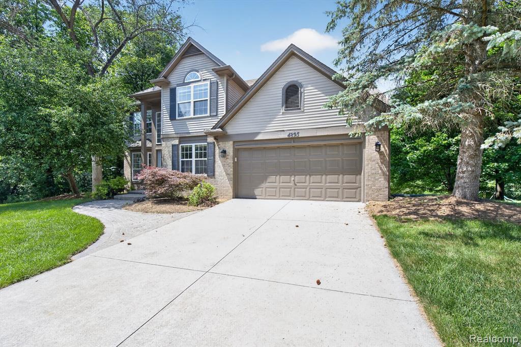4895 Greenview Drive, Commerce Twp, MI 48382 — Photo 4