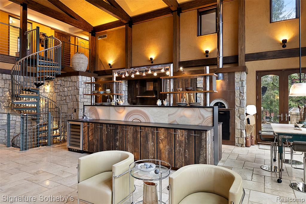 7357 LINDENMERE Drive, Bloomfield Hills, MI 48301 — Photo 17
