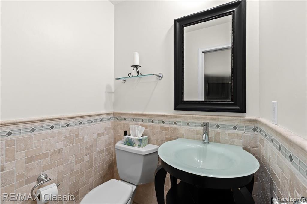 2345 E Commerce Road, Milford, MI 48381 — Photo 35