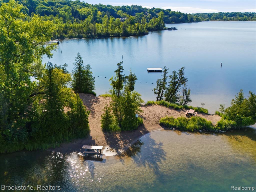 7450 Deerhill Drive, Clarkston, MI — Photo 54