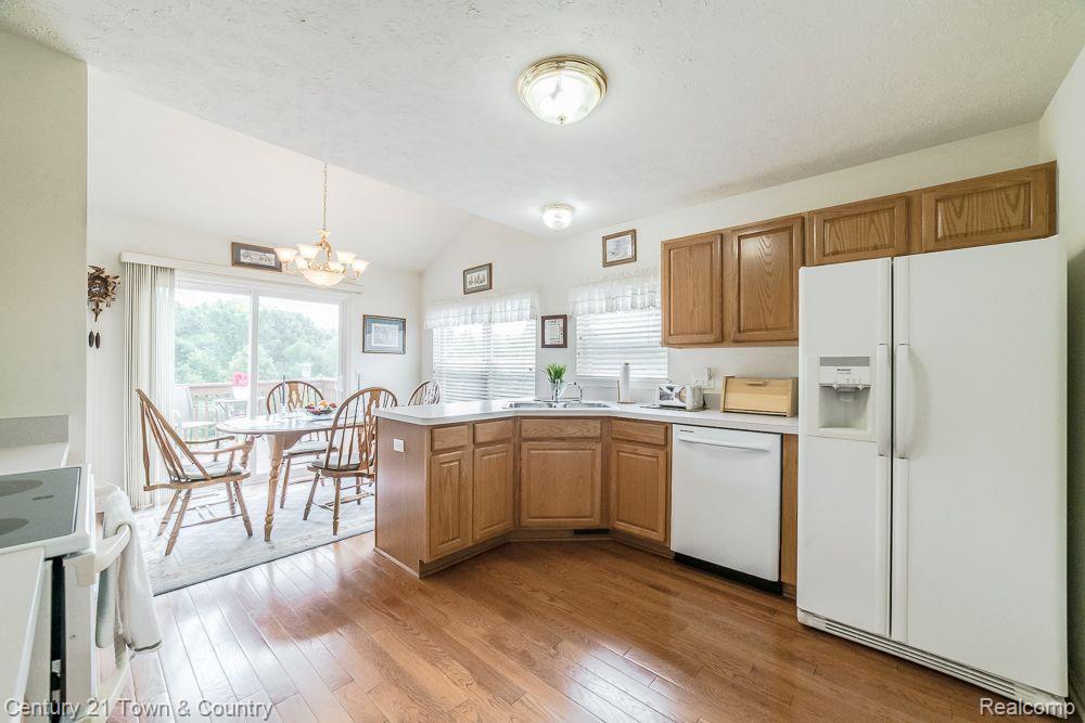 2647 KERRIA Drive, Howell, MI 48855 — Photo 13