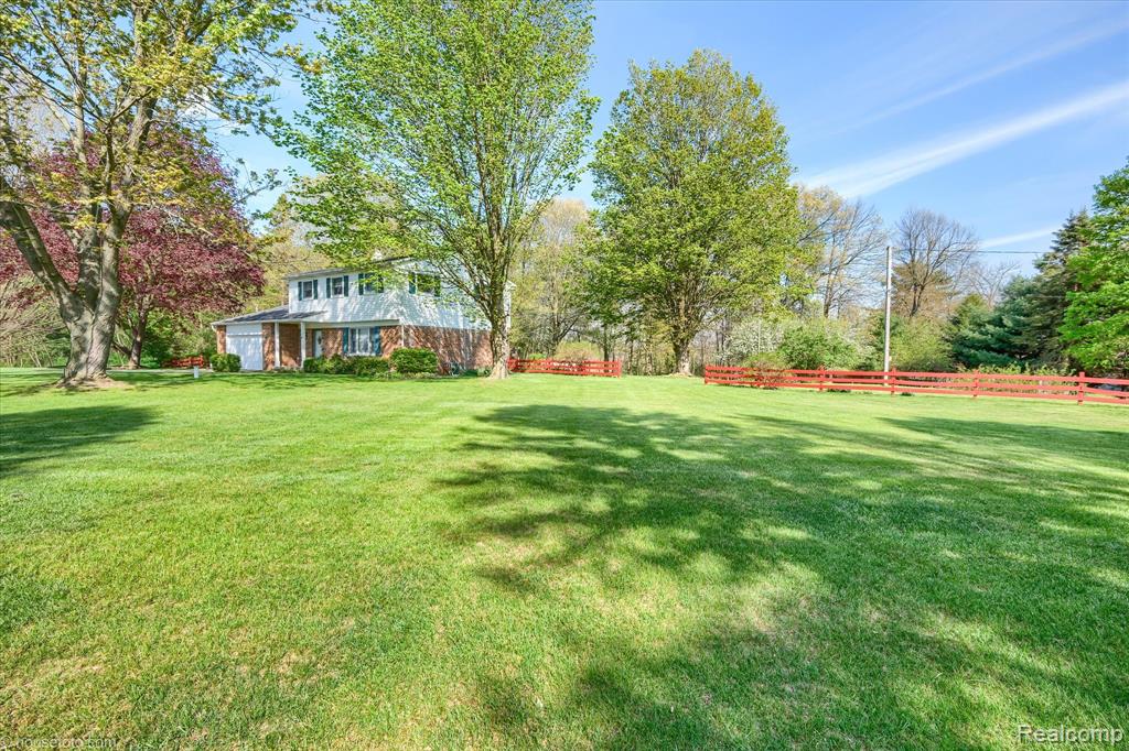 2676 Porcupine Trail, Lapeer, MI 48446 — Photo 58