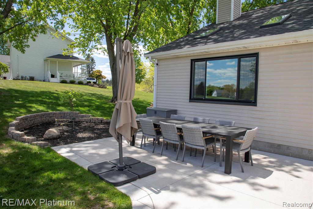 9633 Fairfax Drive W, Pinckney, MI 48169 — Photo 22