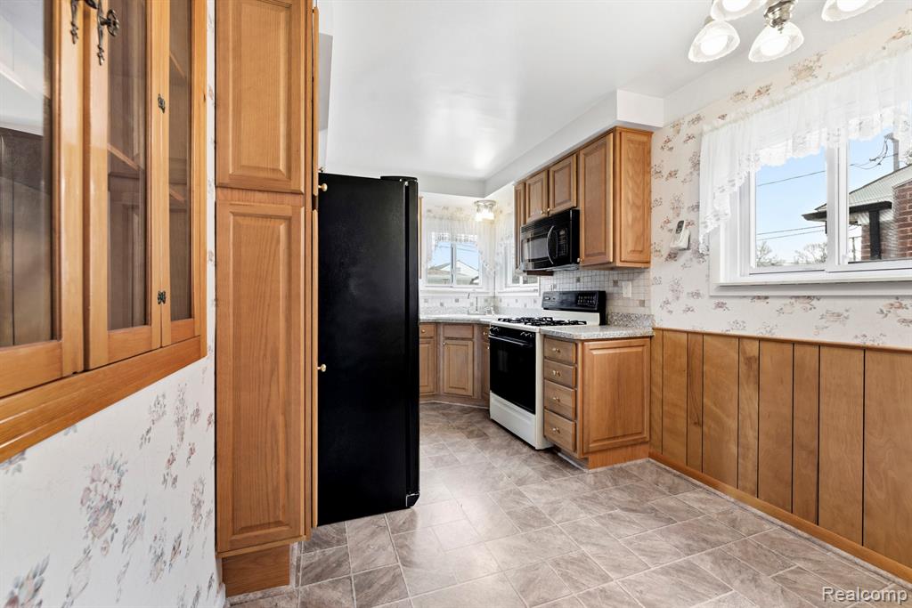 15225 Poplar Street, Southgate, MI 48195 — Photo 7