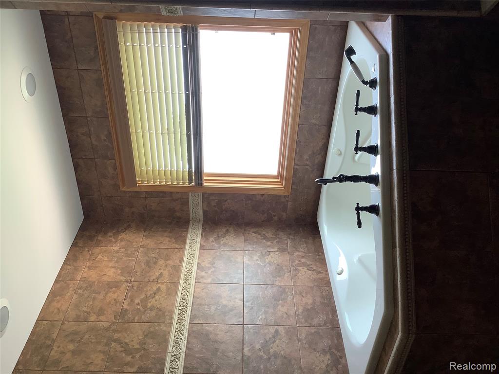 511 BASELINE Road, Northville, MI 48167 — Photo 14