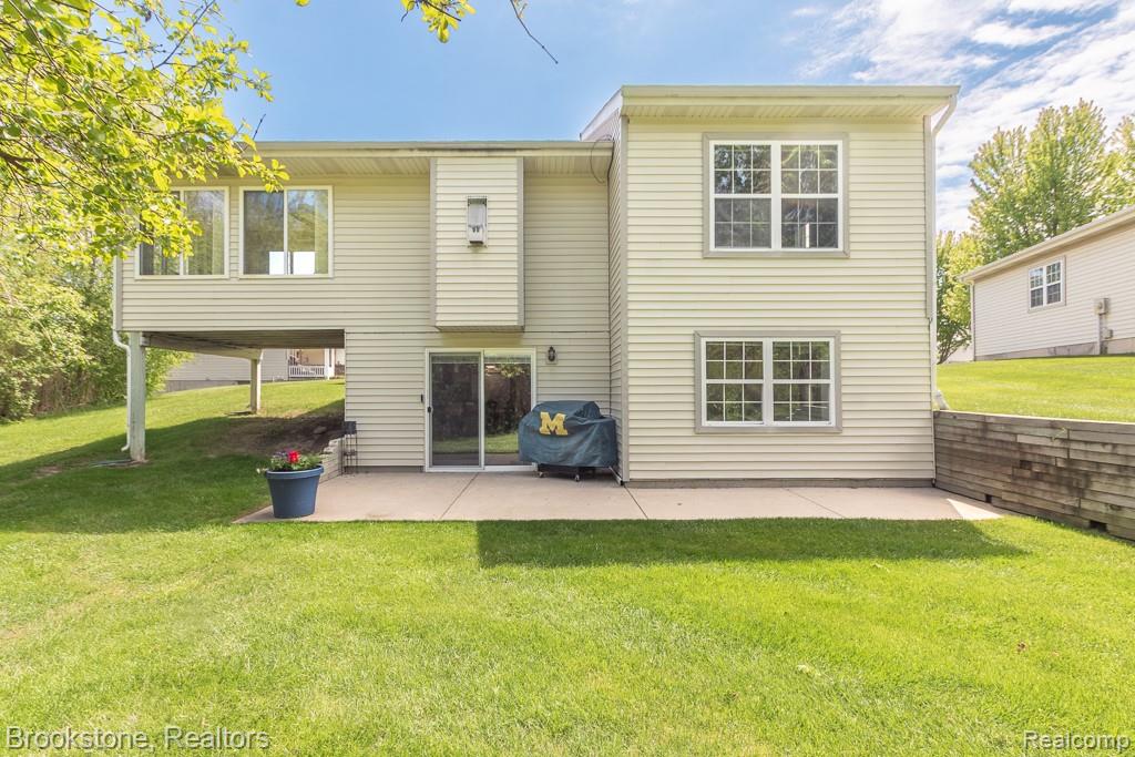 12465 Pagels Drive, 22, Grand Blanc, MI 48439 — Photo 7