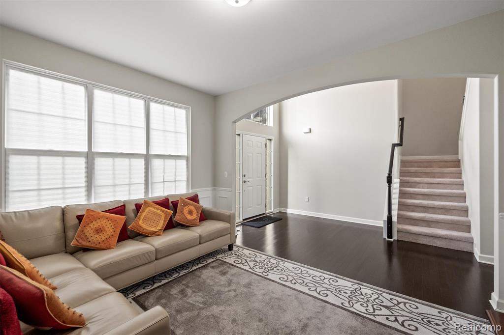 4882 E Stonegate Circle, Lake Orion, MI — Photo 23