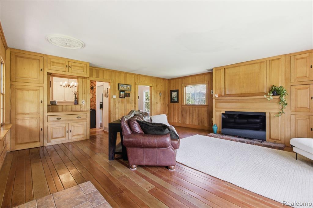 85 Hill Circle Drive, Waterford, MI 48328 — Photo 9