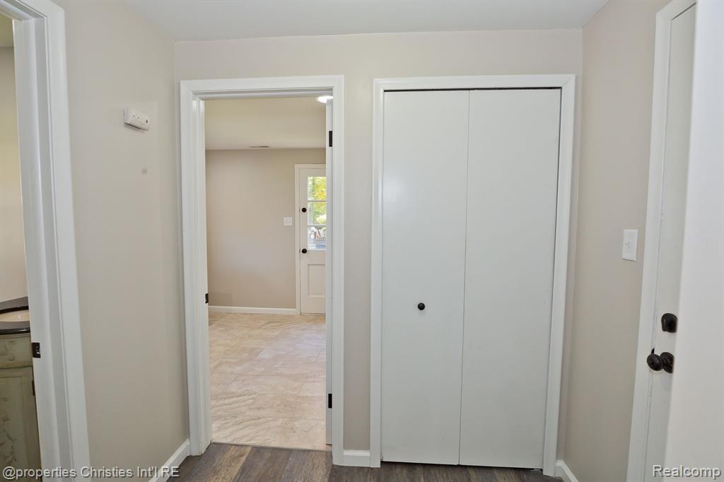 5582 NORTHCOTE, West Bloomfield, MI — Photo 26