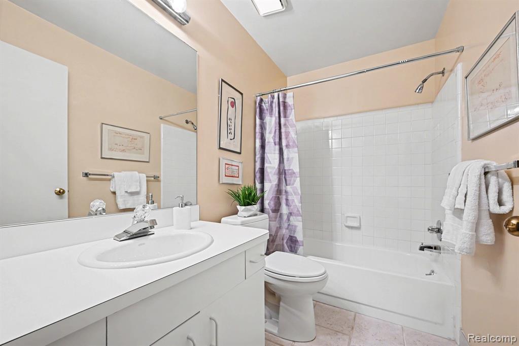 7420 Parkdale Street, West Bloomfield, MI — Photo 24