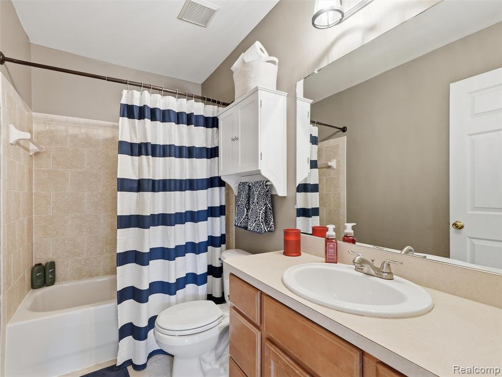 23621 Crescent Ridge Drive, New Boston, MI 48164 — Photo 27