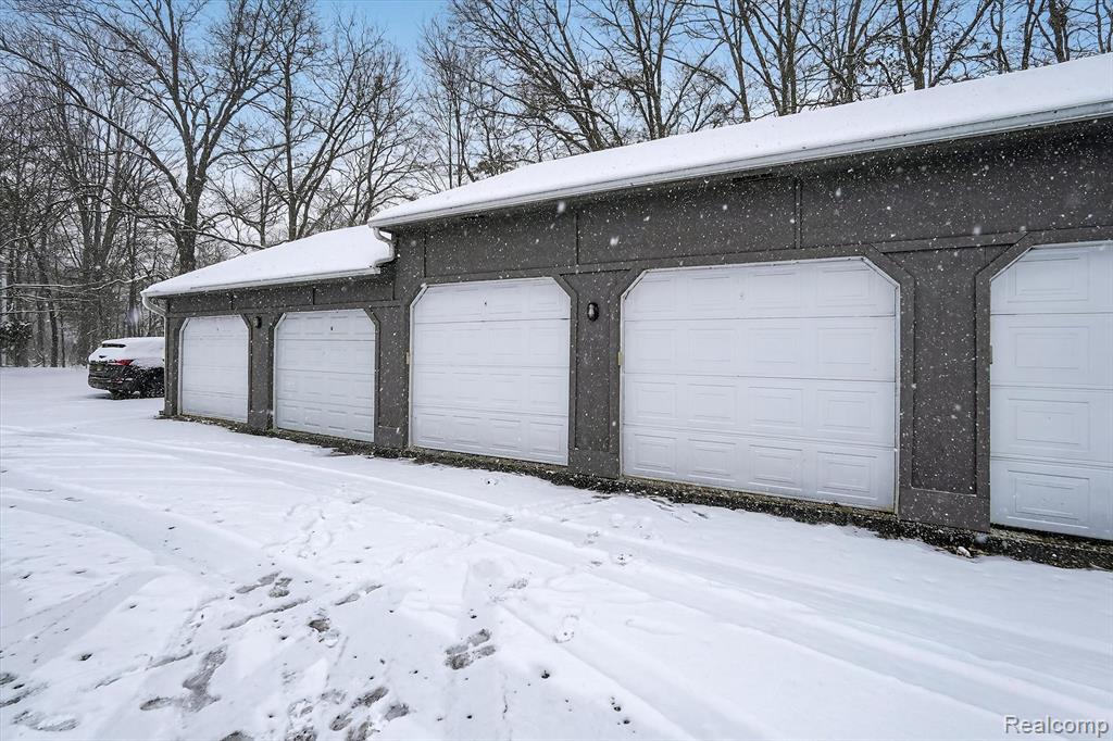 613 Curzon Court, 203, Howell, MI 48843 — Photo 33