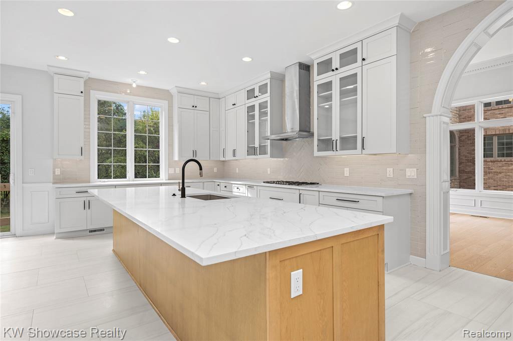 5512 Essex Court, West Bloomfield, MI — Photo 30