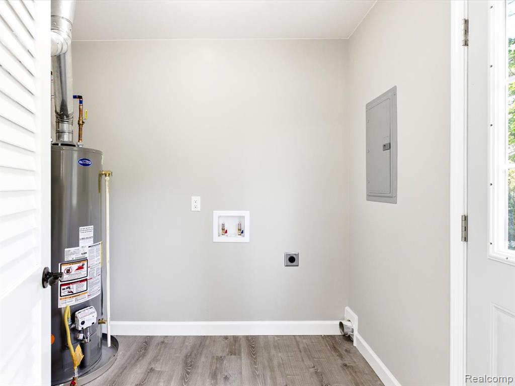 2921 Beach Road, Port Huron, MI 48060 — Photo 24