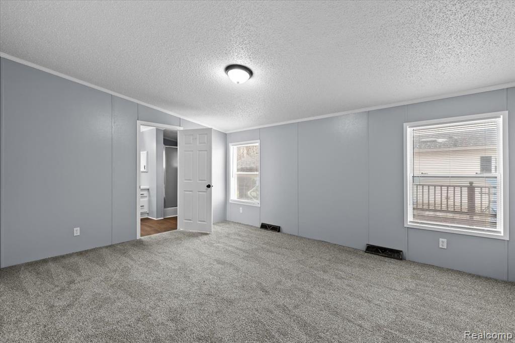 28289 Spruce st., Flat Rock, MI 48134 — Photo 16