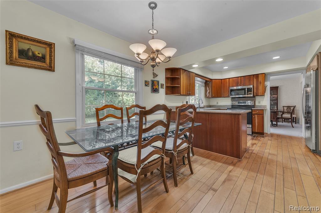 687 Foxhall Road, Bloomfield Hills, MI 48304 — Photo 13