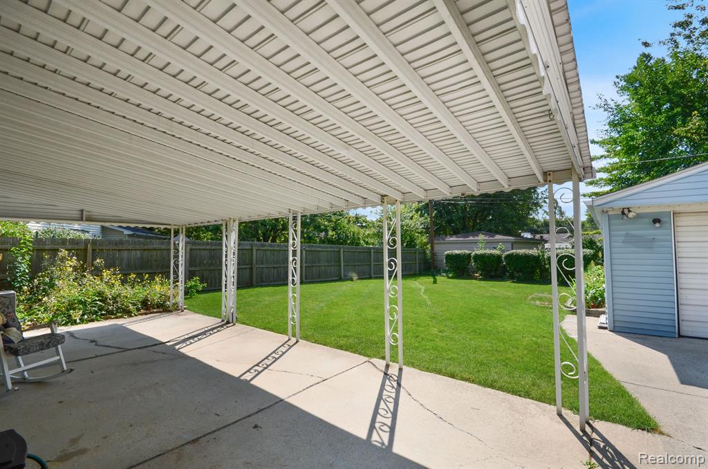 40509 Irval Drive, Sterling Heights, MI 48313 — Photo 32