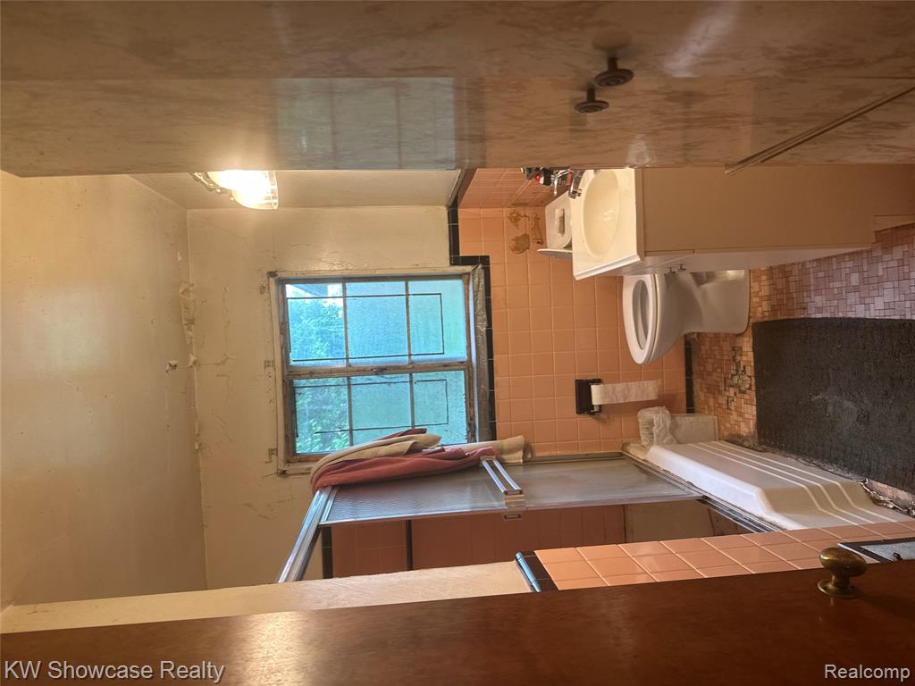 9528 Westwood Street, Detroit, MI 48228 — Photo 5