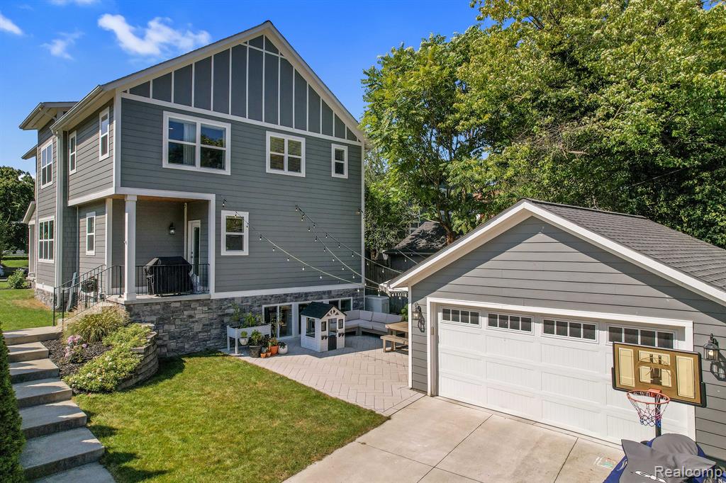 902 FERNWOOD Road, Royal Oak, MI 48067 — Photo 49