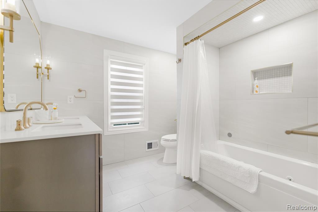 7005 Cathedral Drive, Bloomfield Hills, MI 48301 — Photo 30