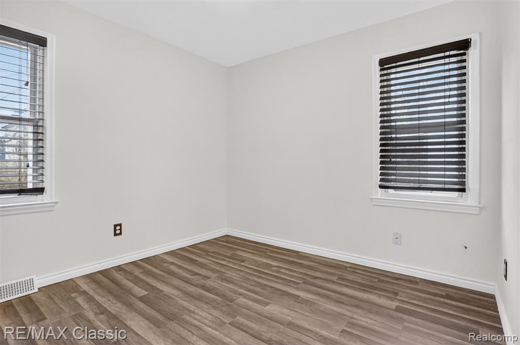 27359 Brettonwoods Street, Madison Heights, MI 48071 — Photo 14
