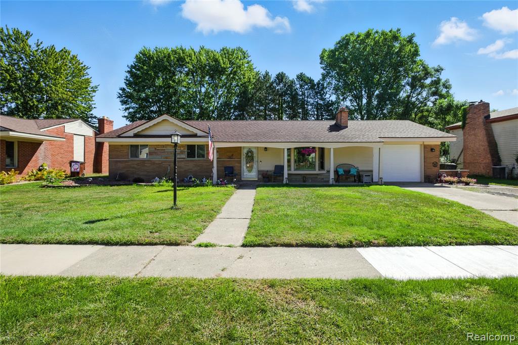 51088 Fairlane Drive, Shelby Twp, MI 48316 — Photo 2